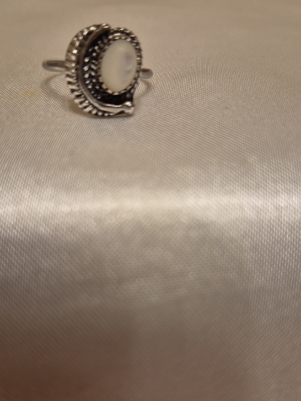 Vintage Handmade MOP southwest Style Ring
